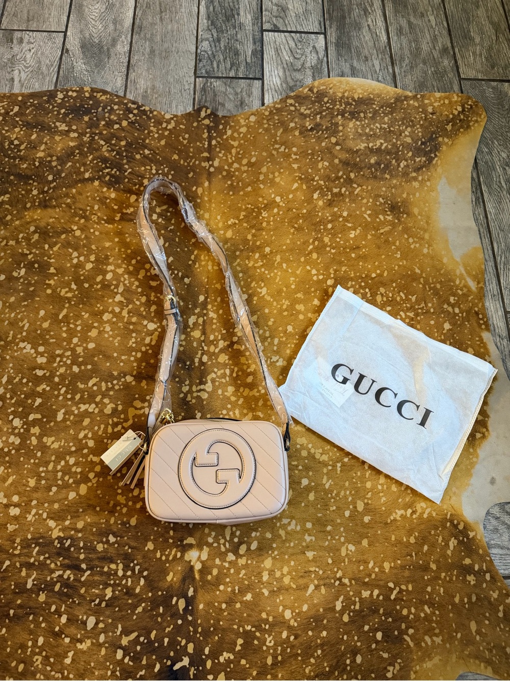 Gucci tan crossbody 🎀